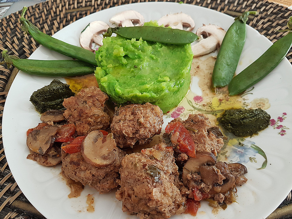 Geschmorte Kräuter-Hackbällchen mit Champignons von Köchin_Moni ...