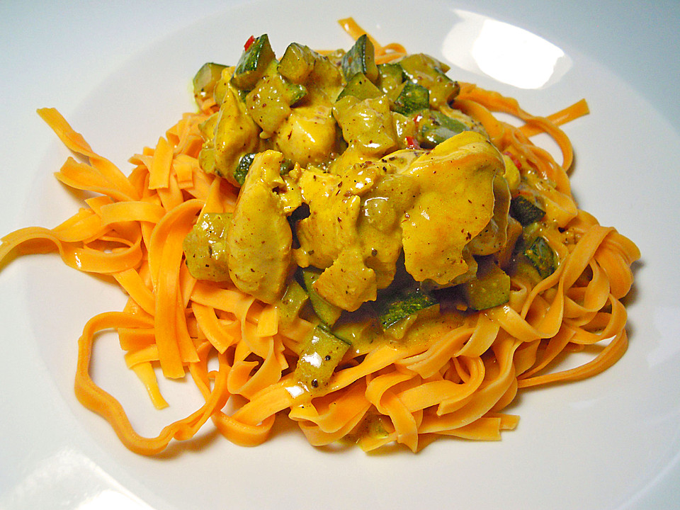 Hähnchen-Zucchini-Geschnetzeltes mit Kokosmilch von ManuGro | Chefkoch.de