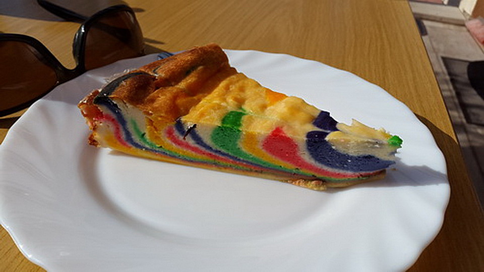 Bunter Zebrakuchen mit Quark und Frischkäse