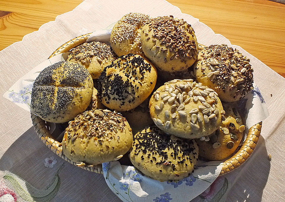 Glutenfreie Vollkornbrötchen mit Buttermilch von Leckerchens | Chefkoch.de