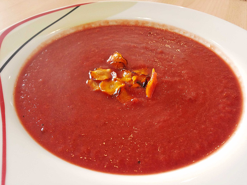 Exotische Rote-Bete-Suppe mit Apfel, Ingwer, Karotten und Frischkäse ...