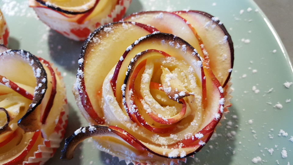 Apfel-Zimt-Rosen mit Blätterteig von ufaudie58 | Chefkoch.de