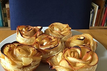 Apfel-Zimt-Rosen mit Blätterteig (Rezept mit Bild ...