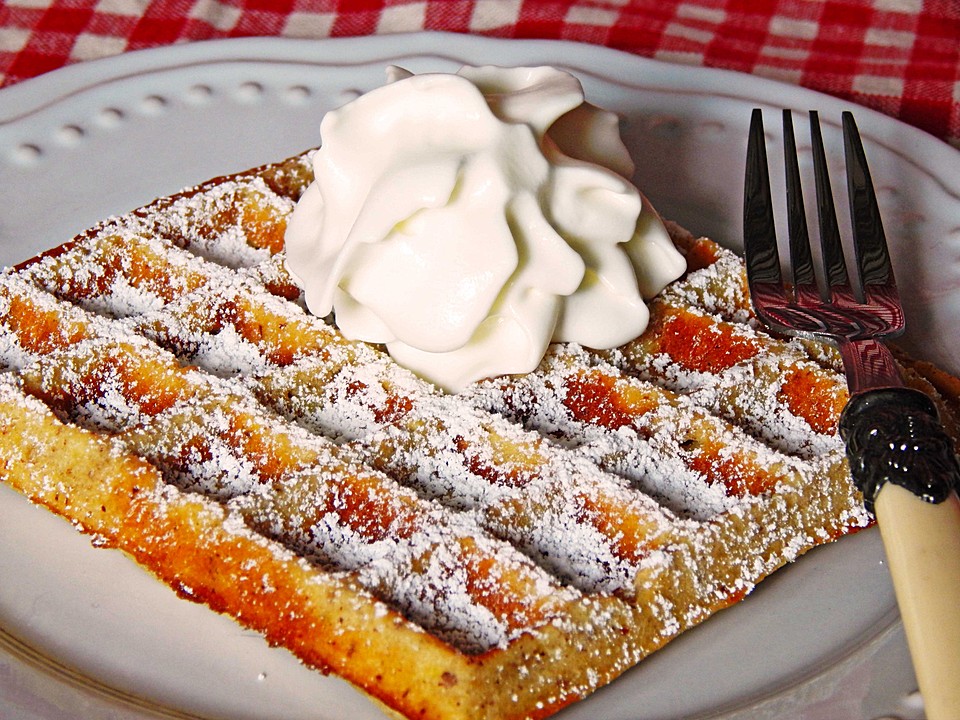 Apfel-Nuss-Waffeln von remasch | Chefkoch.de