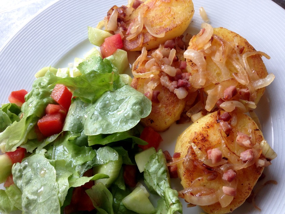 Gebratene Knödel mit Speck und Zwiebeln von mimamutti | Chefkoch.de