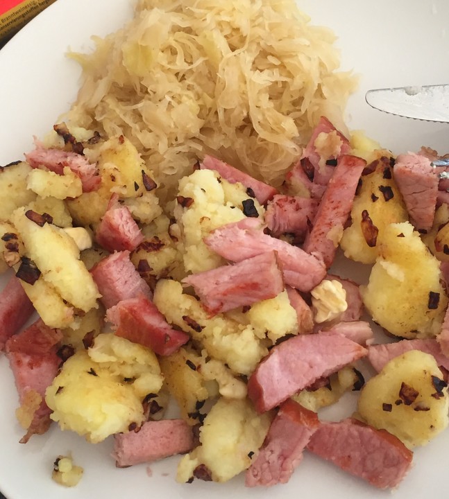 Gebratene Knödel mit Speck und Zwiebeln von mimamutti | Chefkoch.de