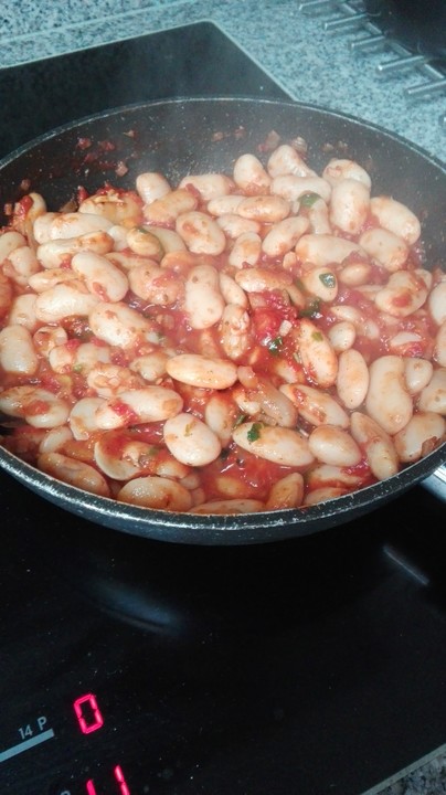 Weiße Bohnen mit Tomatensoße von angelika2603 | Chefkoch.de