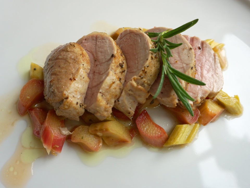 Schweinefilet mit Rosmarin und Rhabarber von Leafy | Chefkoch.de