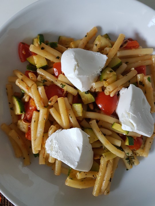 Sommer-Pasta mit Gemüse und Ziegenfrischkäse von anna--banana | Chefkoch.de