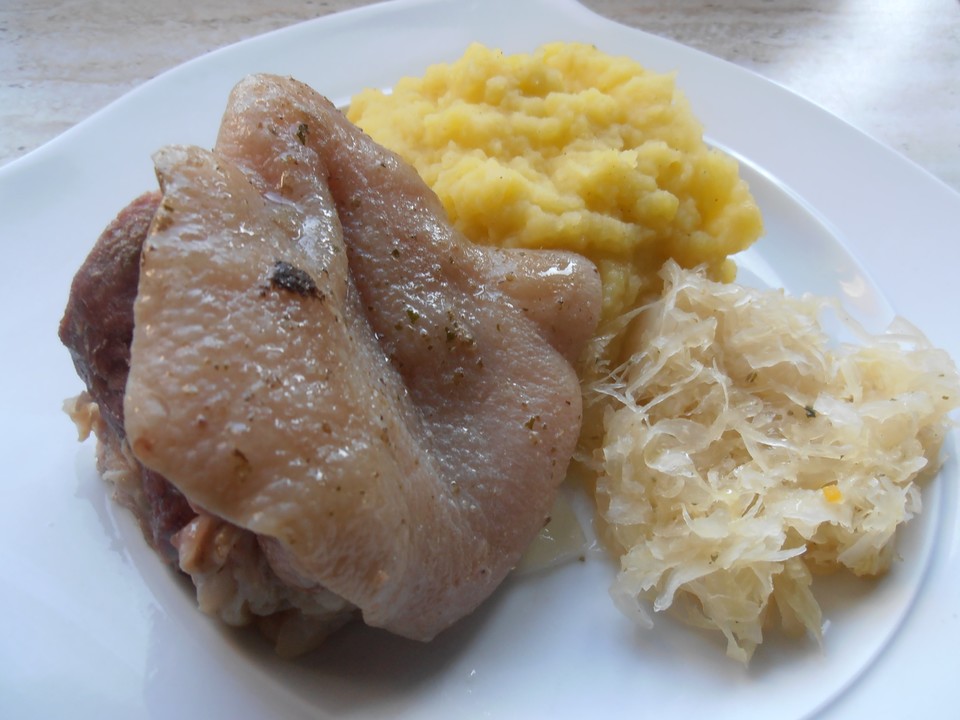 Eisbein mit Sauerkraut von cschoenbrodt | Chefkoch.de