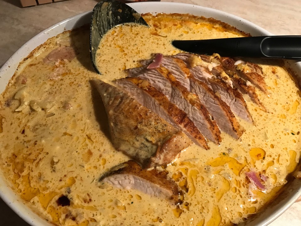 Gefülltes Putenbrustfilet in einer fruchtigen Curry-Sahne-Soße à la ...
