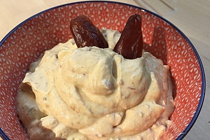 Pikanter Dattel-Frischkäse-Dip 4