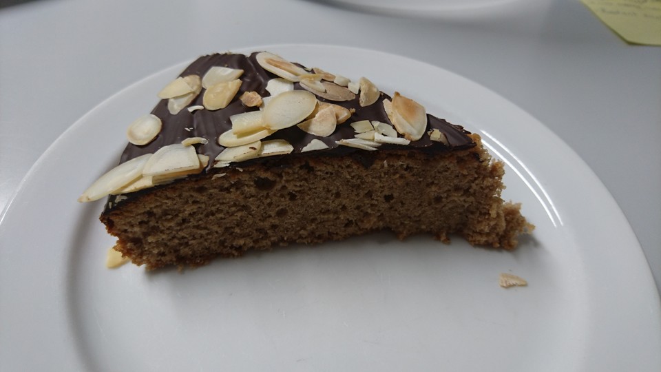 Nougat-Marzipan-Kuchen von manoela15 | Chefkoch.de