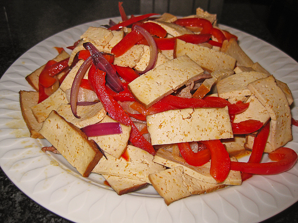 Gebratener Tofu mit Paprika im Wok von chinakoch | Chefkoch.de