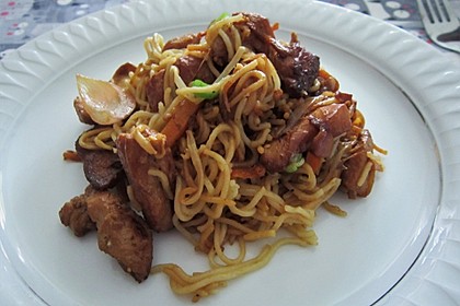 Gebratene Mie-Nudeln mit Hähnchen 4