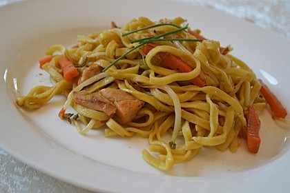 Gebratene Mie-Nudeln mit Hähnchen 1