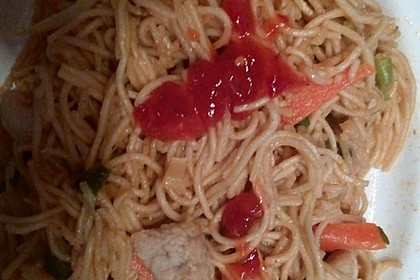 Gebratene Mie-Nudeln mit Hähnchen 6