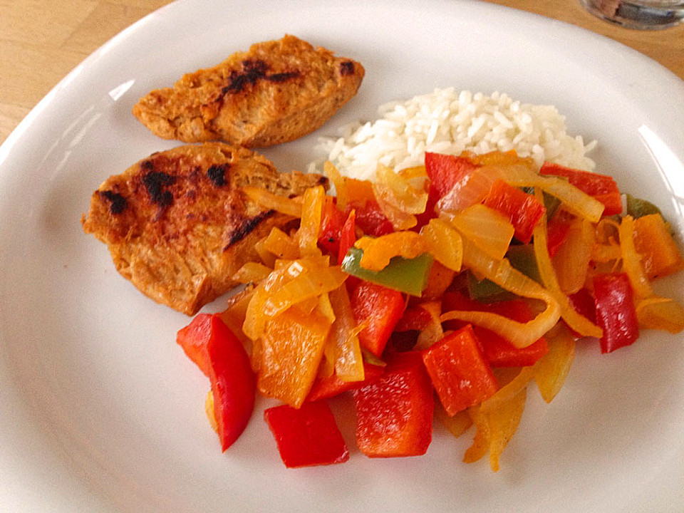 Sojamedaillons mit Paprikagemüse und Reis von Küchenkind202 | Chefkoch.de