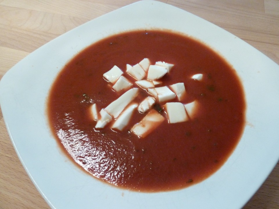 Tomaten-Mozzarella-Suppe von jodka_sour | Chefkoch.de