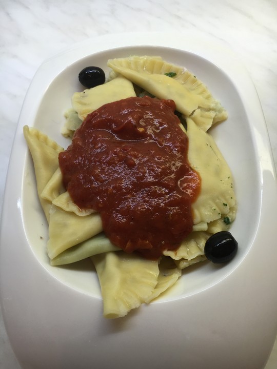 Hausgemachte Ravioli mit feiner Tomatensoße von Boritz | Chefkoch.de