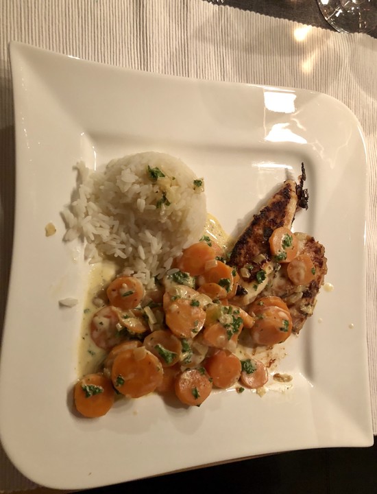 Knusprige Hähnchenbrust mit Möhrengemüse von SteUd | Chefkoch.de