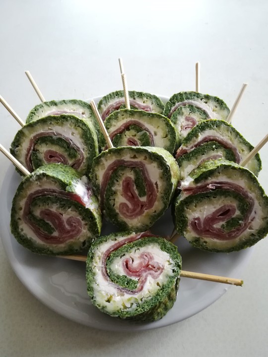 Low-Carb Spinatrolle mit Frischkäse und Kochschinken von pandahime ...