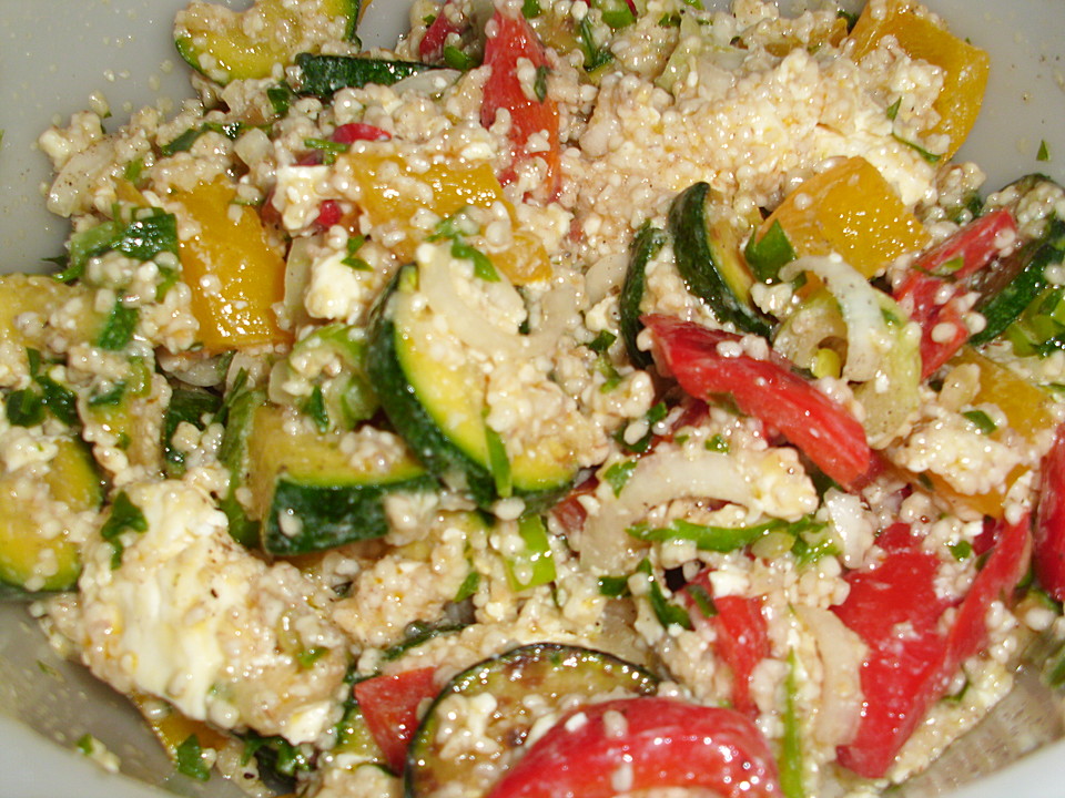 Pikanter Graupensalat mit mediterranem Gemüse von schnucki25 | Chefkoch.de