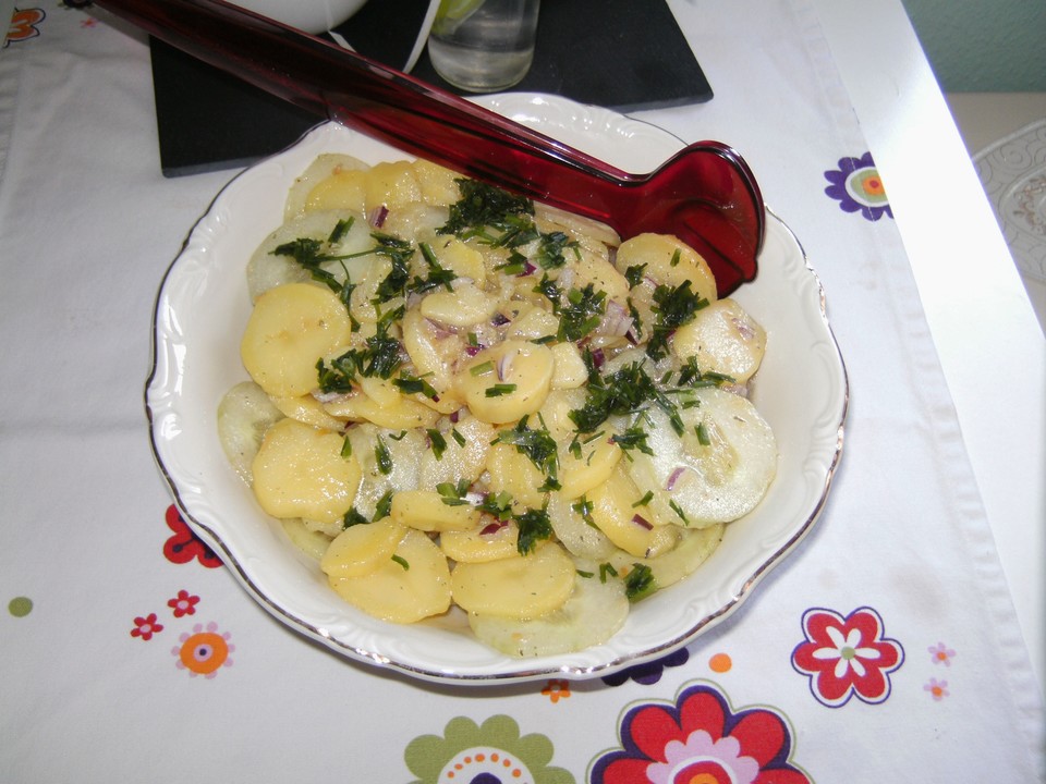 Bayrischer Kartoffelsalat mit Gurke von flotte-lotte | Chefkoch.de