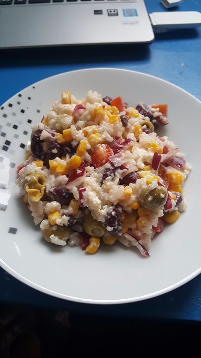 Bunter Reissalat mit Schafskäse von mondenkind | Chefkoch.de