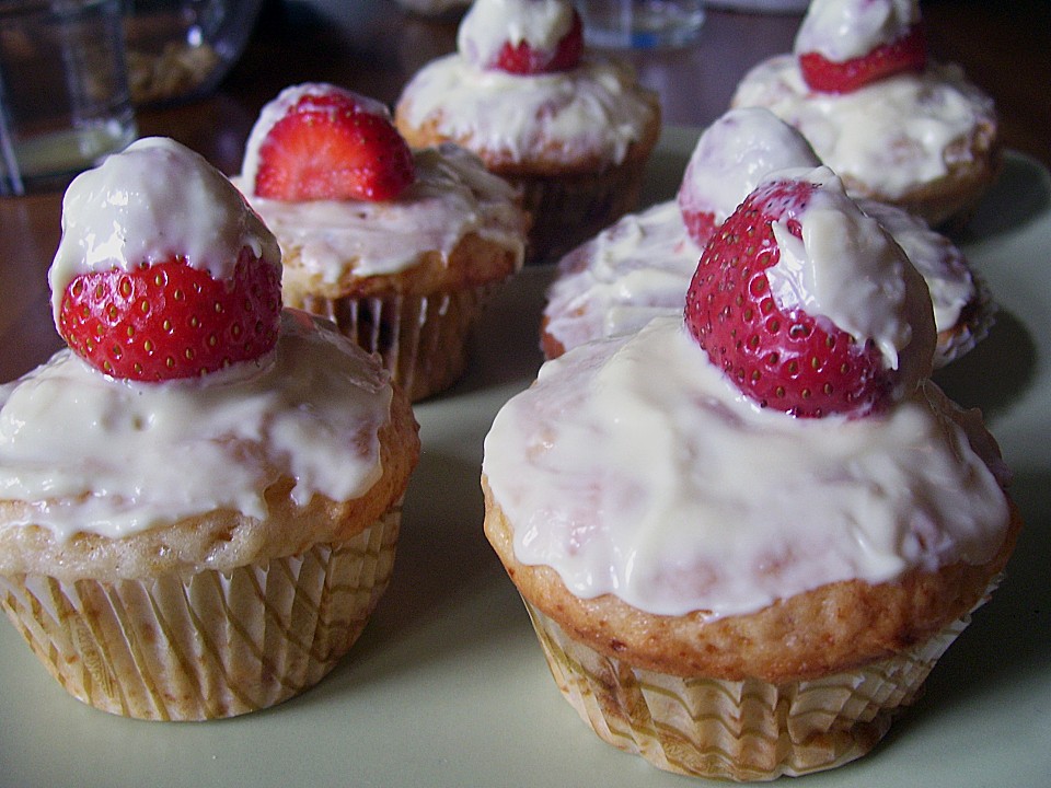 Erdbeer - Joghurt Muffins von whooly | Chefkoch.de