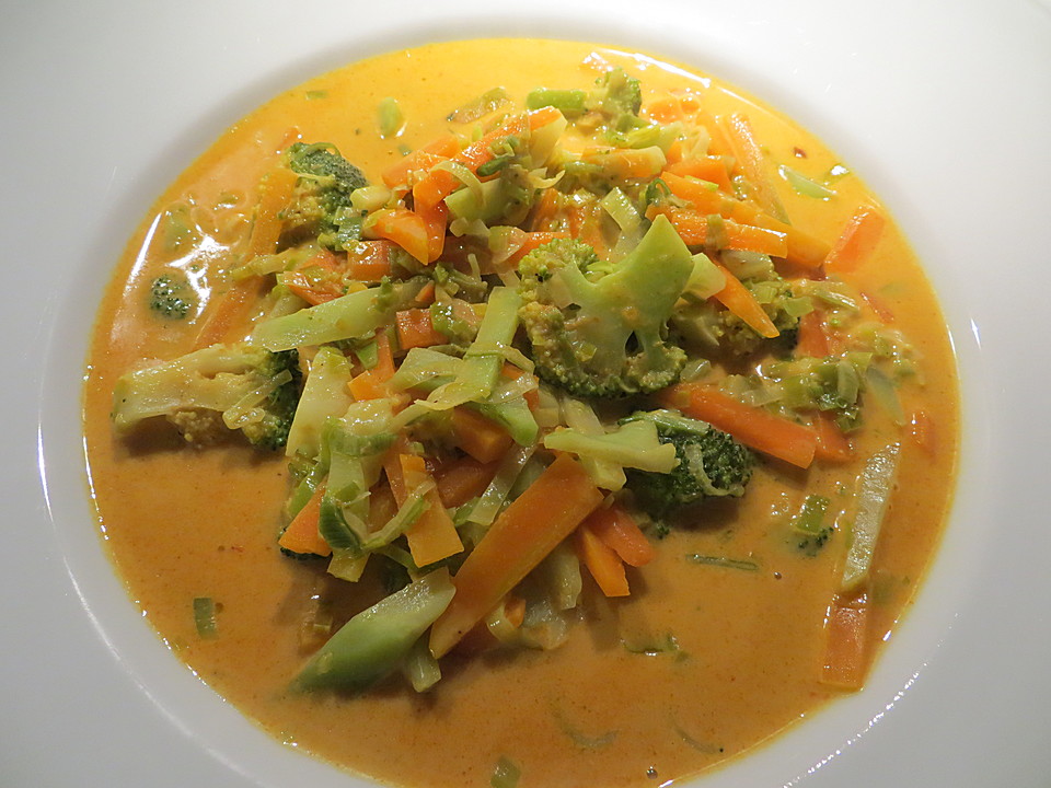 Brokkoli-Curry-Kokosmilch-Suppe von hirondelle276 | Chefkoch.de