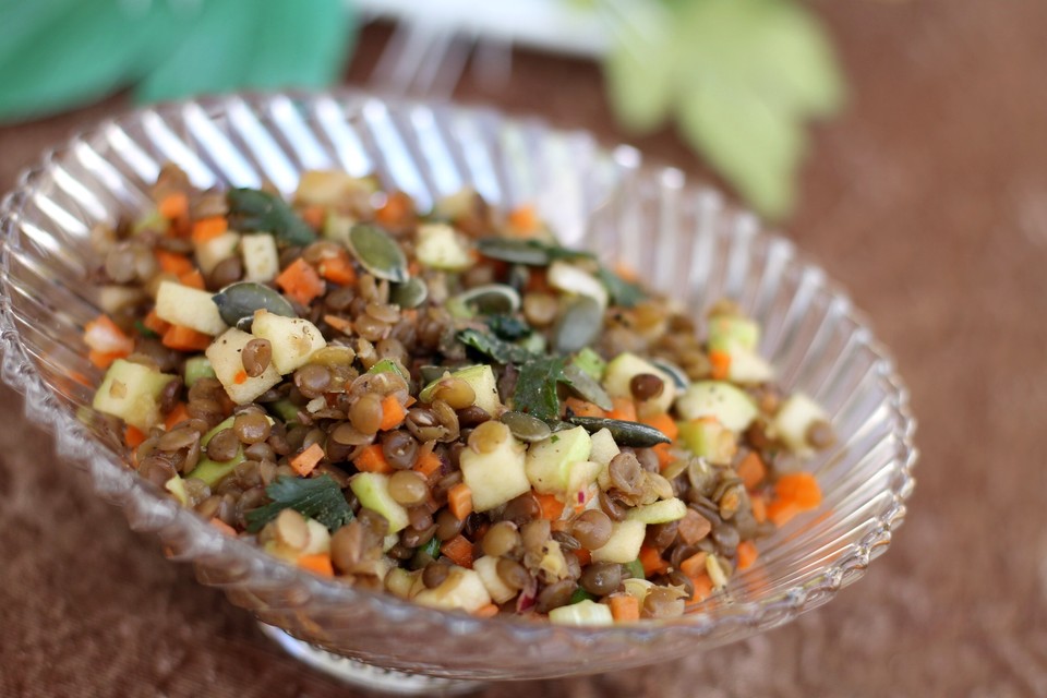 Belugalinsen-Salat mit Kürbiskernöl-Dressing