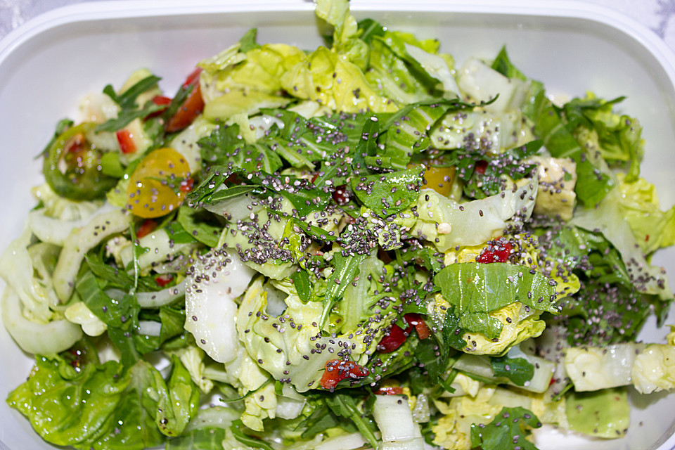 Veganer Salat mit Avocado und Pak Choi von mainecoonkatze | Chefkoch.de