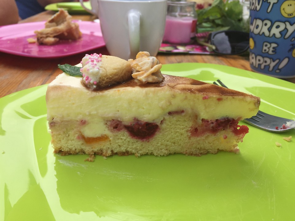 Eierlikör-Cremekuchen mit Kirschen von holunderbluete67 | Chefkoch.de
