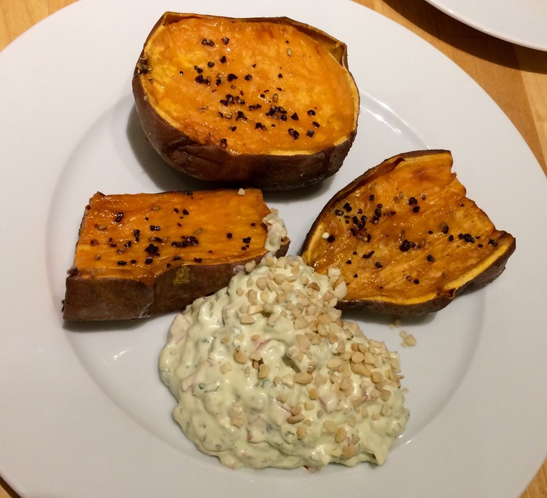 Gebackene Süßkartoffeln mit Avocado-Paprika-Creme von cschoenbrodt ...