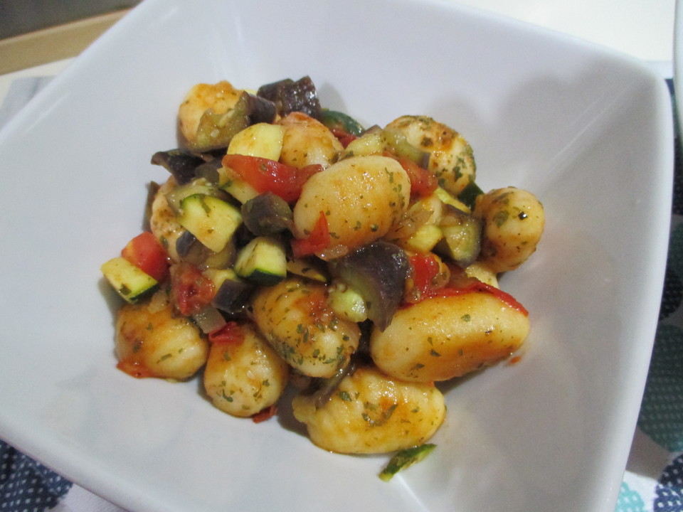 Gnocchi-Gemüsepfanne von Helfer55po | Chefkoch.de