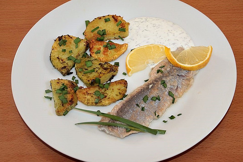 Gebratene Matjesfilets mit Zitronenbutter und Dillschmand von ...
