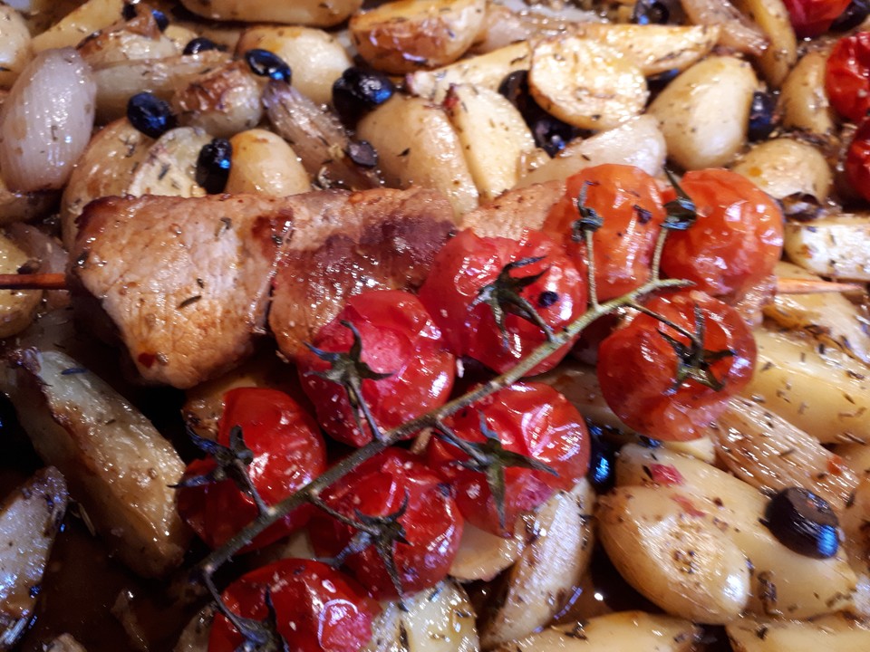 Schweinefilet mit Gemüse aus dem Backofen von Bienenköchin | Chefkoch.de Schweinefilet mit Gemüse aus dem Backofen von Bienenköchin | Chefkoch.de