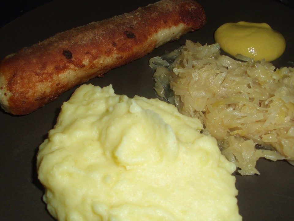 Thüringer Bratwurst mit Kartoffelpüree und Sauerkraut von vollwertklops ...