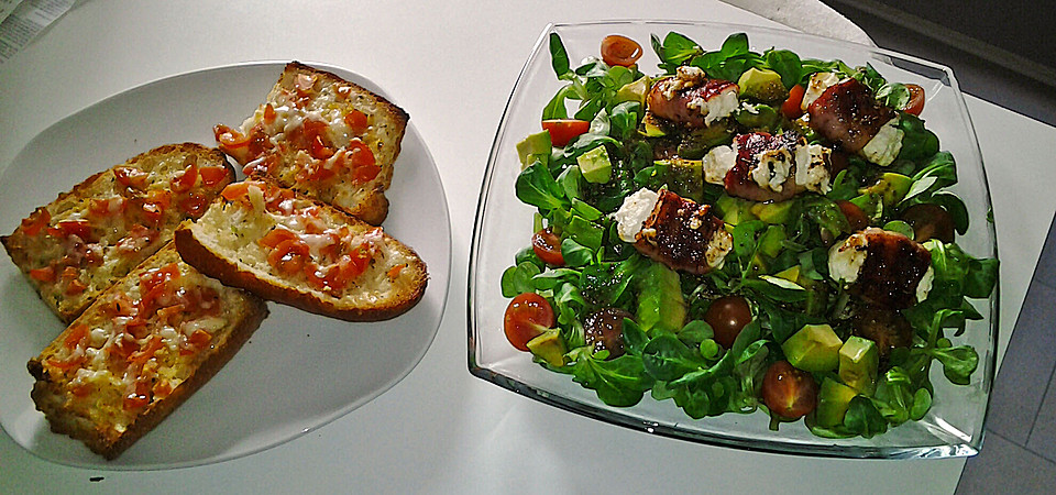 Feldsalat mit Ziegenkäse-Bacon-Päckchen und überbackenem Parmesan ...