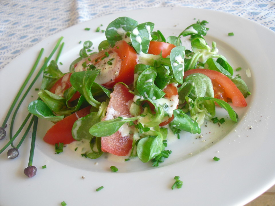 Feldsalat mit Tomaten in feinem Joghurt-Senf-Dressing von patty89 ...