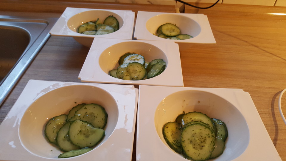 Gurkensalat in einer Essig-Öl-Vinaigrette mit Bärlauch von patty89 ...