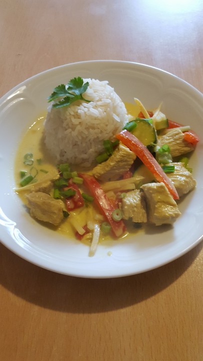 Thai Kokosnuss-Gemüse-Hähnchen-Curry von Crini_022012 | Chefkoch.de