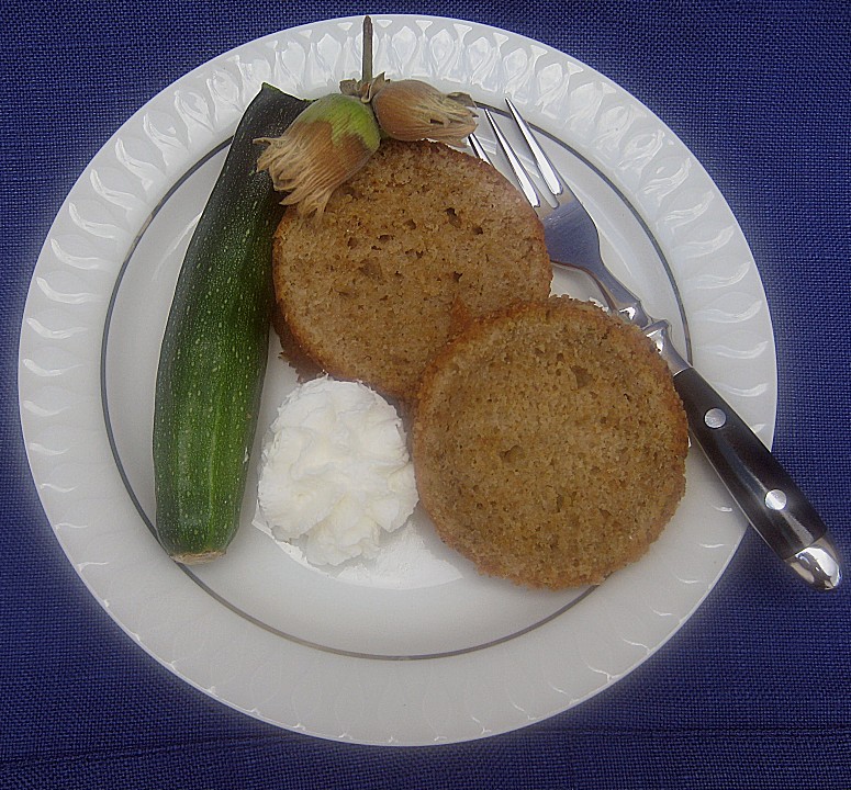 Zucchini - Nuss - Kuchen von 7morgen | Chefkoch.de