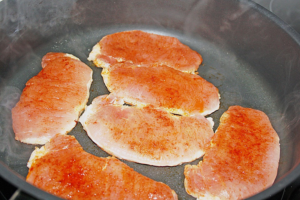 Schnitzel mit Paprika - Rahmsauce von thessa_s | Chefkoch.de