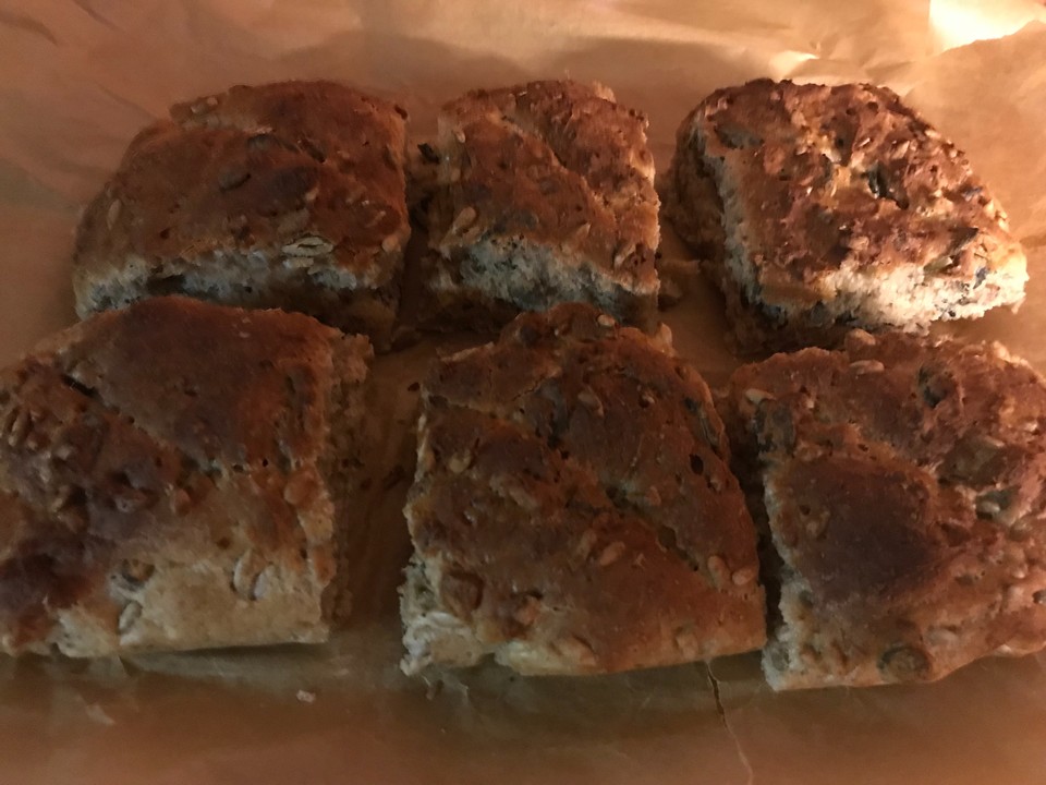 Dinkel-Vollkorn-Brötchen von Chrissy_smile | Chefkoch.de