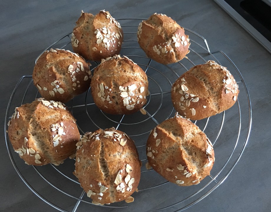 Dinkel-Vollkorn-Brötchen von Chrissy_smile | Chefkoch.de