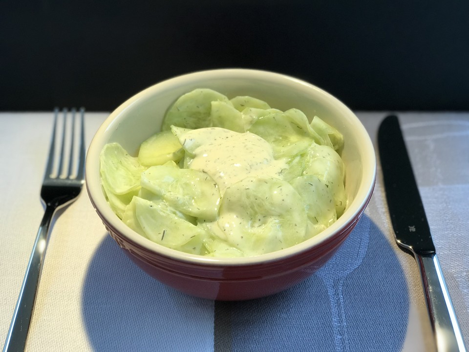 Gurkensalat in Joghurt-Mayonnaise-Senfdressing von patty89 | Chefkoch.de