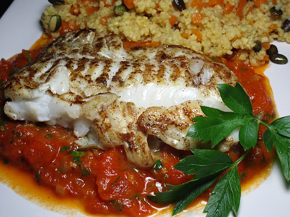 Kabeljaufilets mit würziger Tomatensoße von trekneb | Chefkoch.de