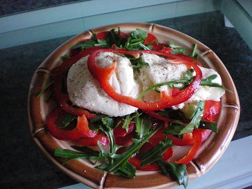 Burrata auf Paprika und Rucola von caipiri | Chefkoch.de